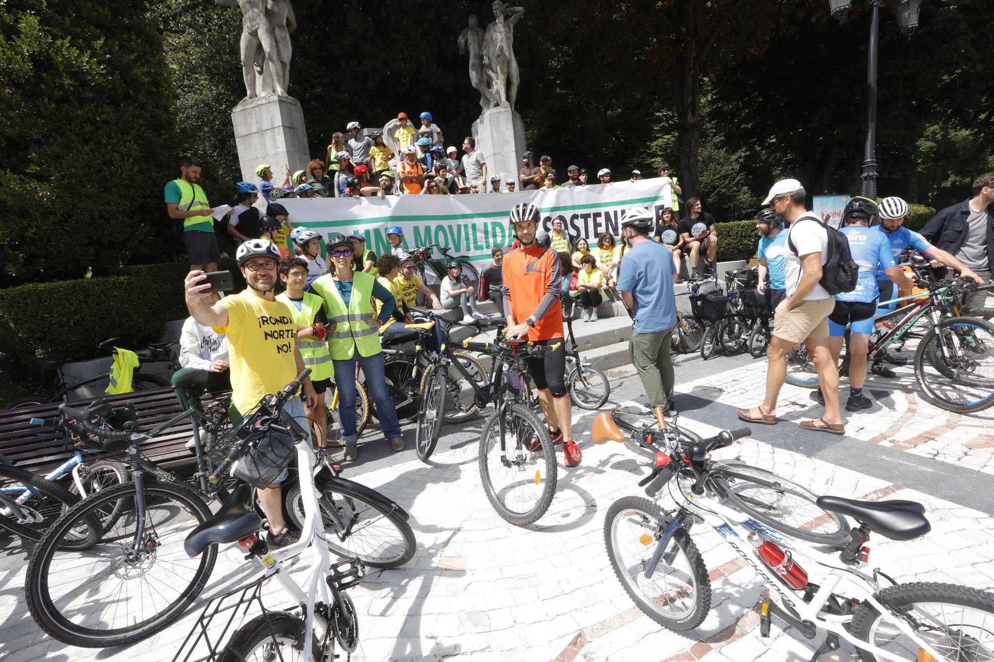 En imágenes: así fue la marcha cicloturista en Oviedo para pedir carriles bici