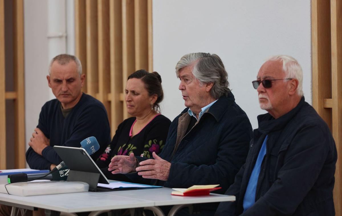 Joan Costa, Flor Dell’Agnolo, Busturia y José Luis López, durante la rueda de prensa. | NOMBRE FEQWIEOTÓGRAFO