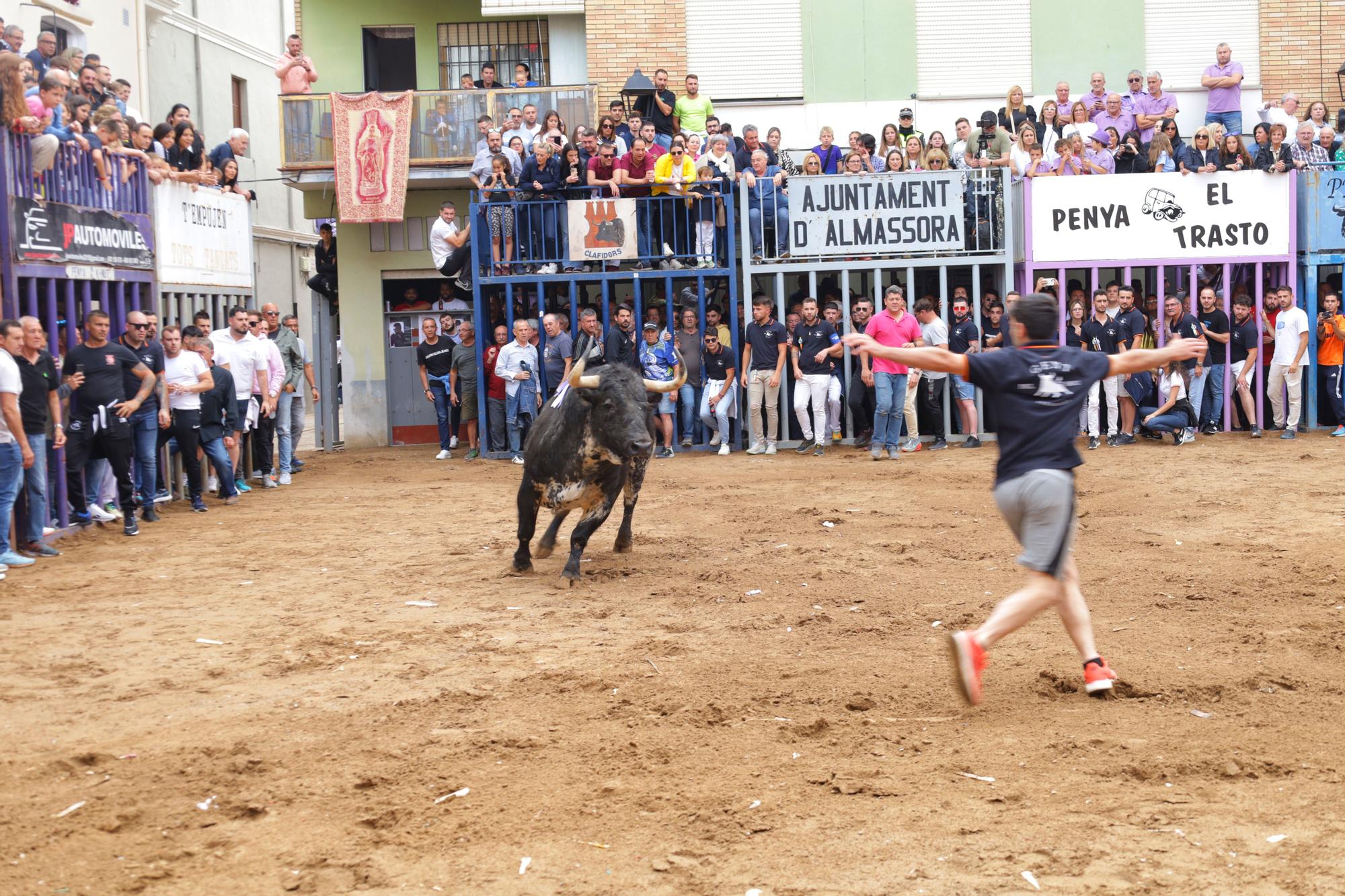 Fotos de ambiente y de los toros de la tarde taurina del martes de fiestas en Almassora