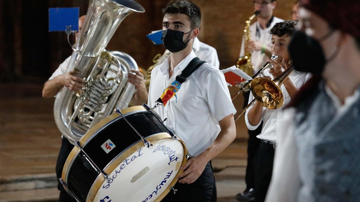 Búscate en el primer día de Ofrenda por las calles del Mar y Avellanas entre las 20:00 y 21:00 horas