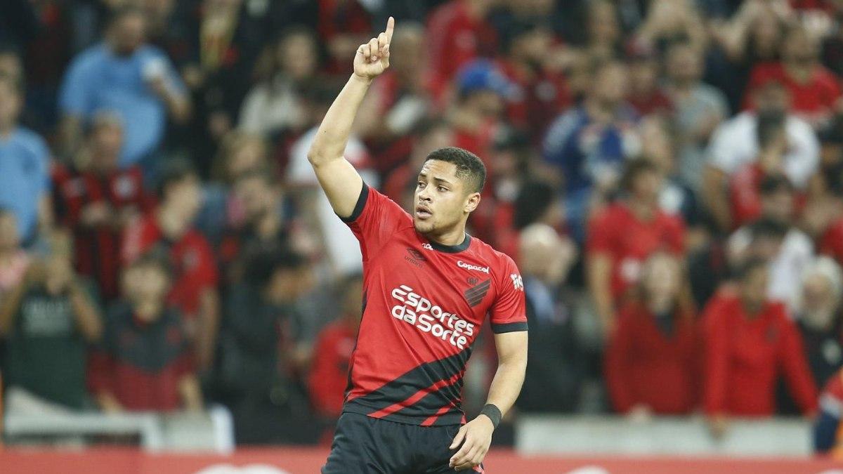 Vitor Roque es el mejor '9' de Sudamérica