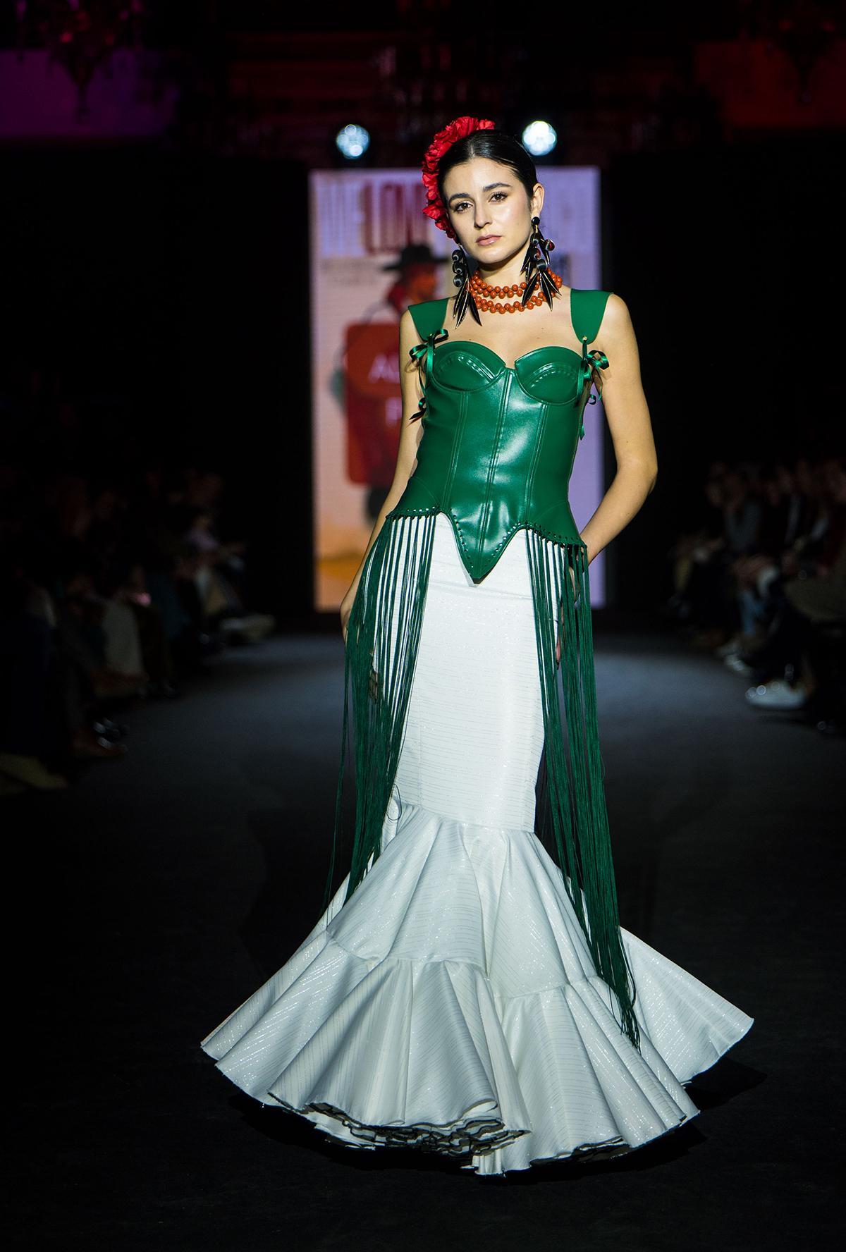 Desfile de Prodetur, la agencia de turismo de la Diputación de Sevilla, en We Love Flamenco.