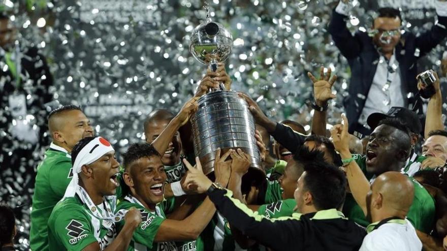 El Atlético Nacional de Medellín reina en América 27 años después