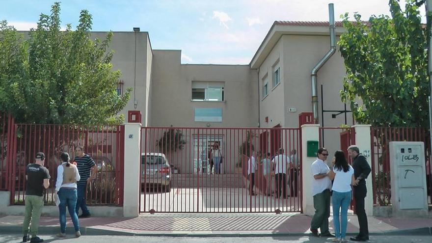 Una nube tóxica obliga a aislar a los alumnos de un colegio