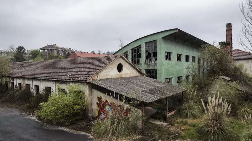 Oviedo quiere adquirir las fábricas de Loza y El Caleyo, en San Claudio: "No hay mucho terreno industrial en la ciudad y tampoco lo habrá en el futuro"