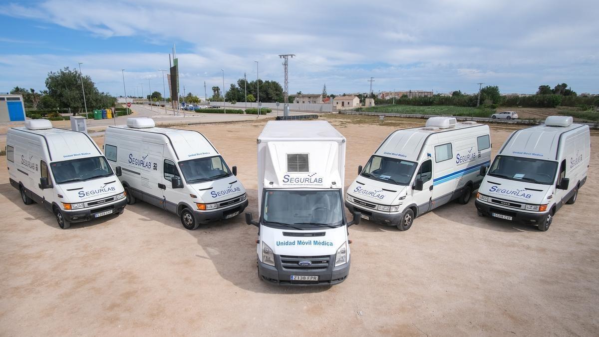 La empresa cuenta con un cinco unidades móviles para realizar reconocimientos médicos in situ.