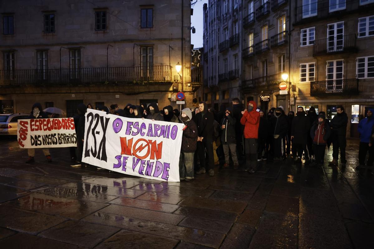 La propiedad del edificio desalojado en la Algalia refuerza la seguridad con alarma y guardias privados