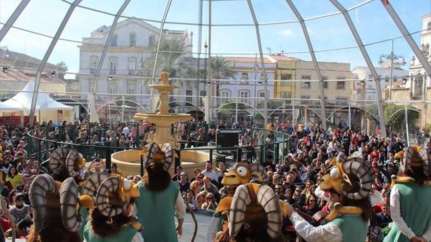 Festejos destaca el impacto turístico y económico que genera el carnaval de Mérida