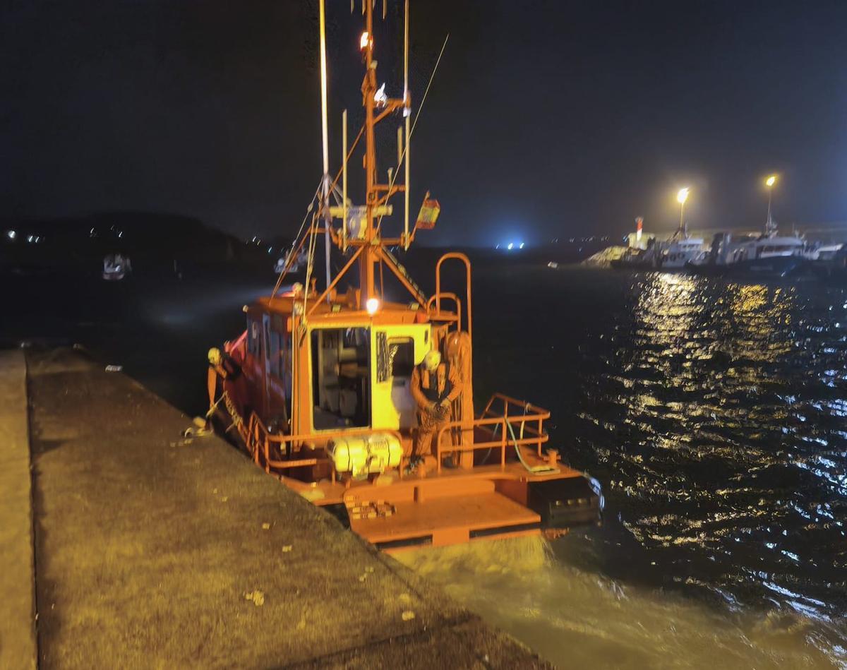 Una de las embarcaciones de Salvamento Marítimo participantes. | FDV