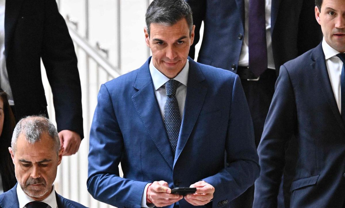 Sánchez: "És reconèixer drets, però també exigir obligacions"