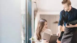 Estos son los trucos de los restaurantes para que paguemos más en sus establecimientos