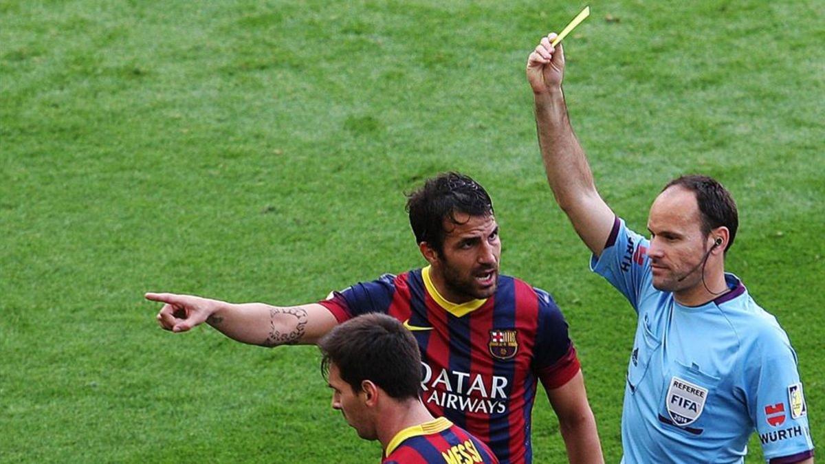 Mateu Lahoz no solo anuló un gol legal a Messi, sino que le amonestó