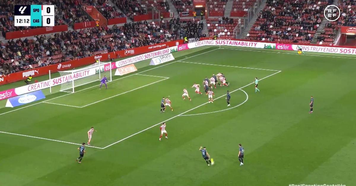 Captura de la imagen del gol anulado a Ousmane Camara en el Sporing de Gijón-Castellón.