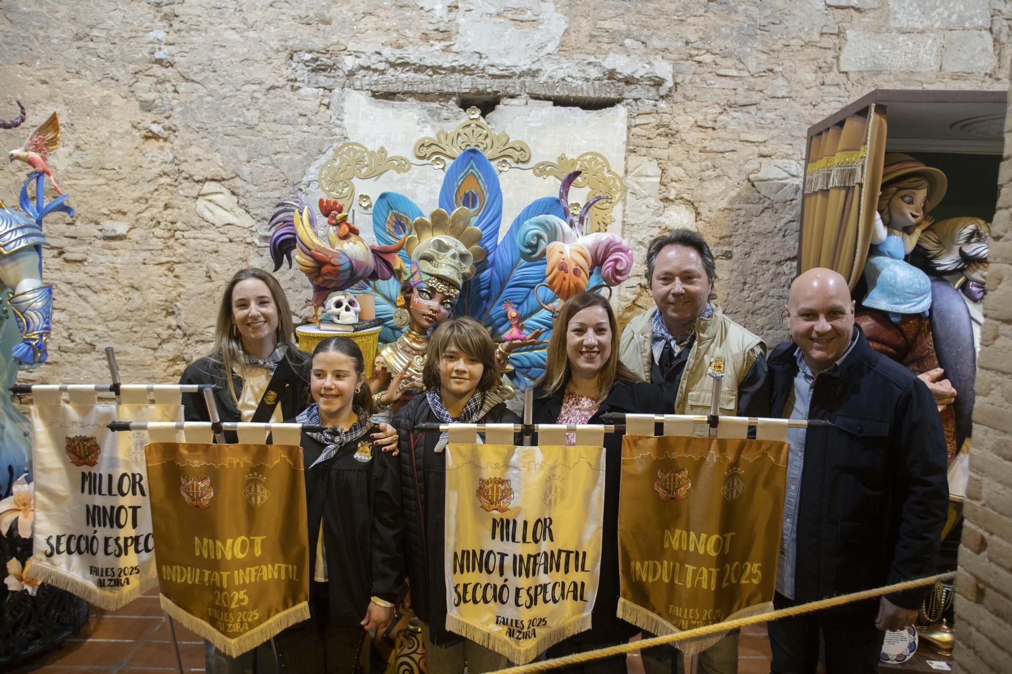 Alzira entrega los premios a los mejores Ninots de las Fallas 2025