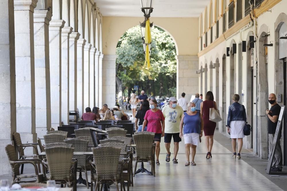 Arrenquen les restriccions per frenar la propagació del coronavirus a Girona i Salt