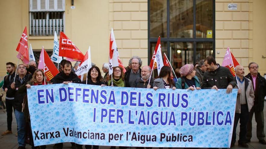 Exigen el fin del proceso de «privatización» del agua