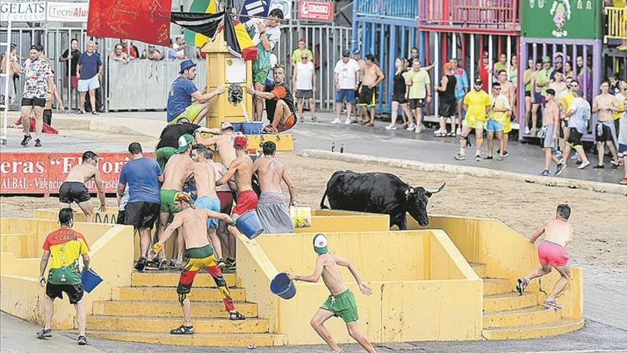 Diez municipios de la Plana Baixa suspenden toda actividad estival