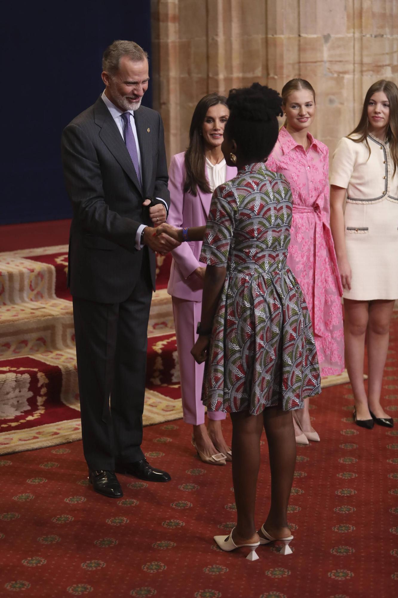 EN IMÁGENES: Personalidades, políticos y premiados se dan cita en el hotel de la Reconquista antes de la ceremonia de entrega de los Premios "Princesa"