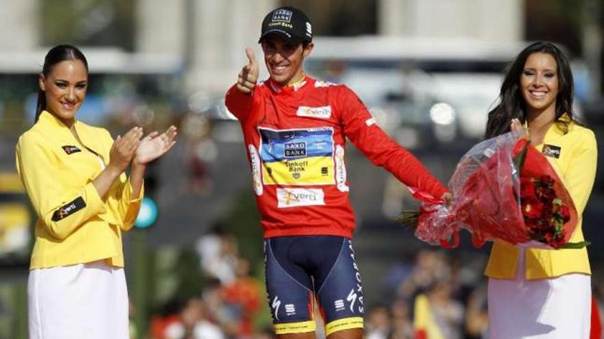 Alberto Contador, en el podio de la pasada Vuelta a España. / miguel vidal / efe