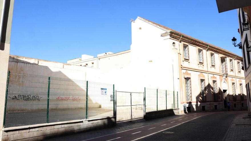 La Diputación ampliará el Centro Cultural María Victoria Atencia sobre tres parcelas municipales de la calle Parras