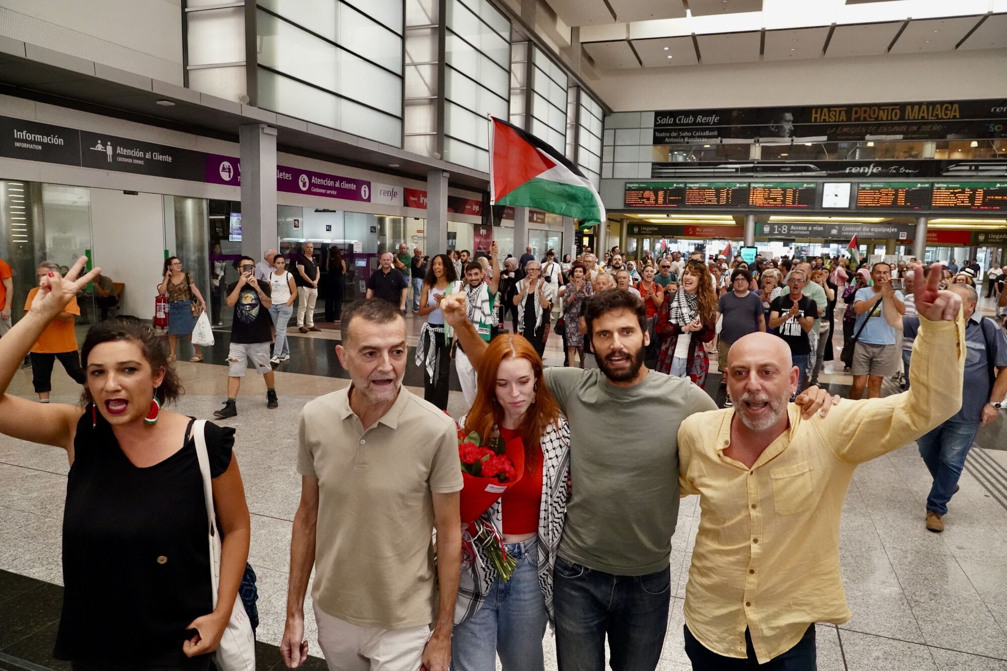 Los malagueños de la flotilla retenidos por Israel vuelven a casa