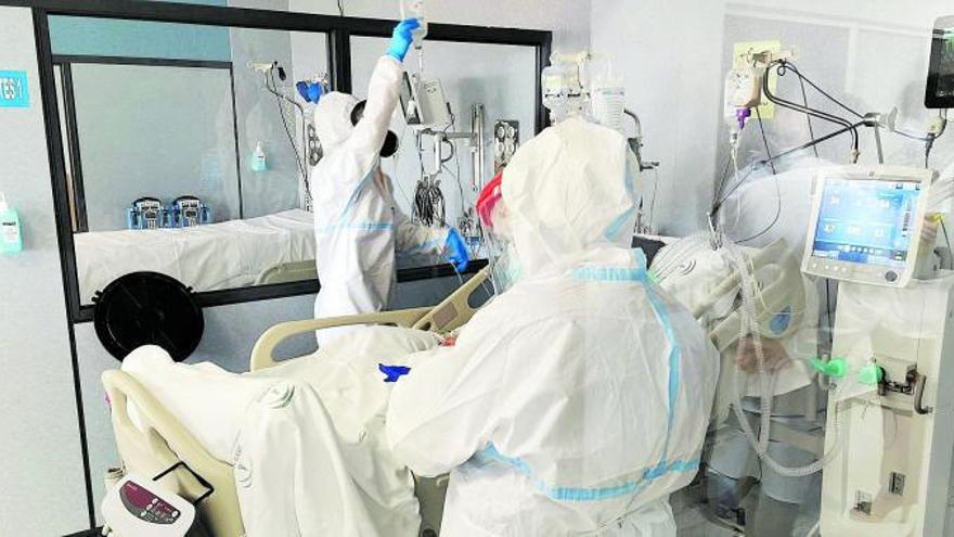 UCI para pacientes covid en el hospital de Torrecárdenas (Andalucía). | | EUROPA PRESS