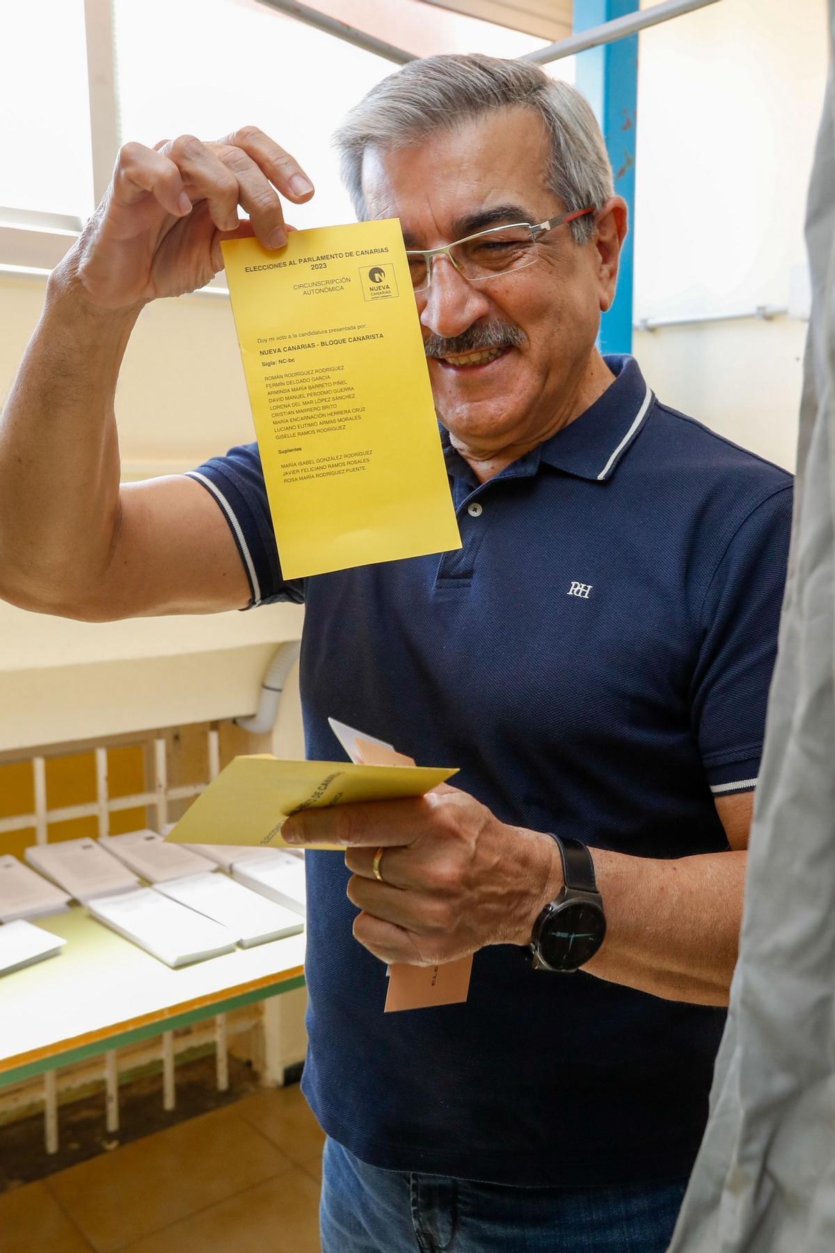 Román Rodríguez anima a votar para "seguir articulando un futuro para nuestra gente".