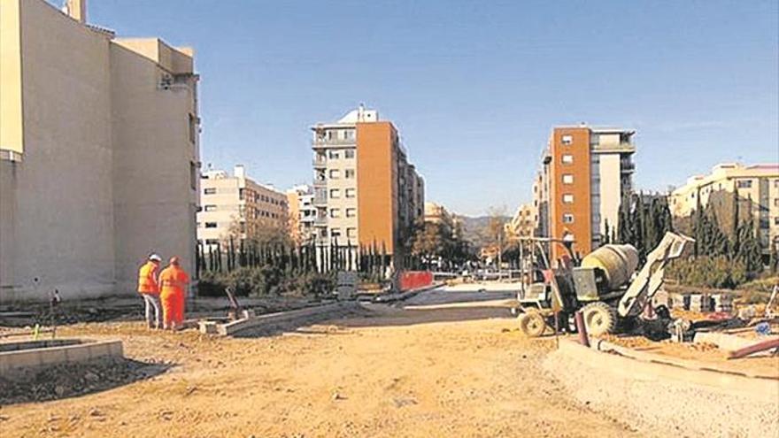 La construcción del nuevo puente sobre el río Seco de Castellón encara la recta final