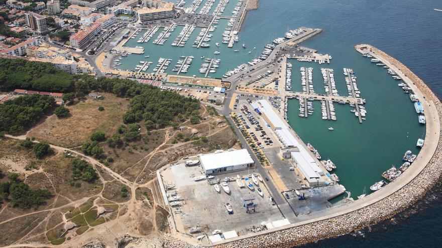 Perspectiva aèria del port de l&#039;Escala