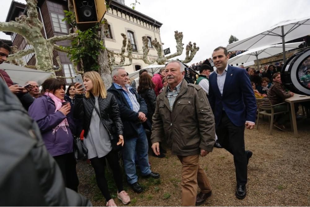 Subasta del campanu en Cangas de Onís