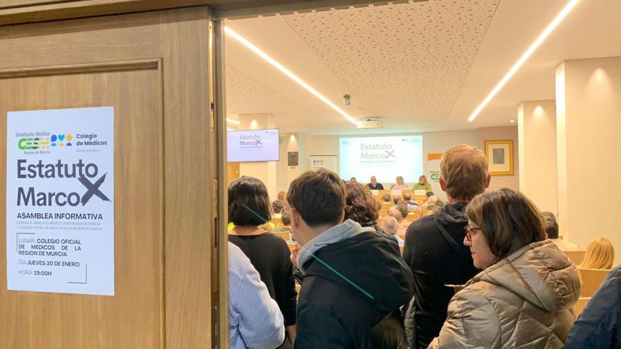 Fuga de médicos: los certificados para salir al extranjero se duplican