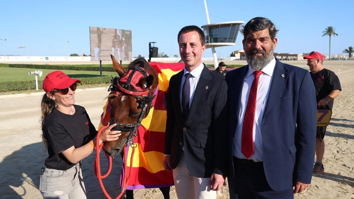 El president del Consell, Llorenç Galmés, y el vicepresidente segundo y conseller insular de Medio Ambiente, Medio Rural y Deportes, Pedro Bestard