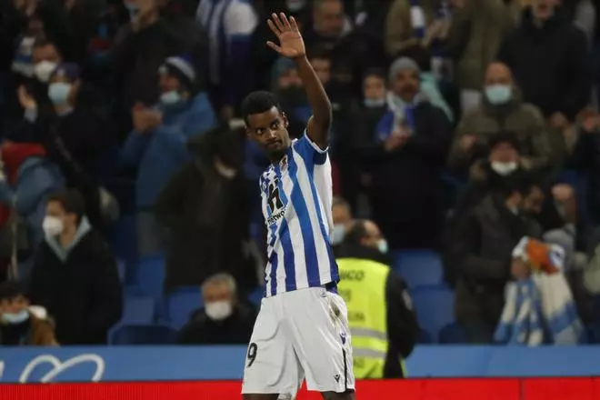 La Premier continúa con el asalto de LaLiga: el Newcastle paga 70 millones por Isak