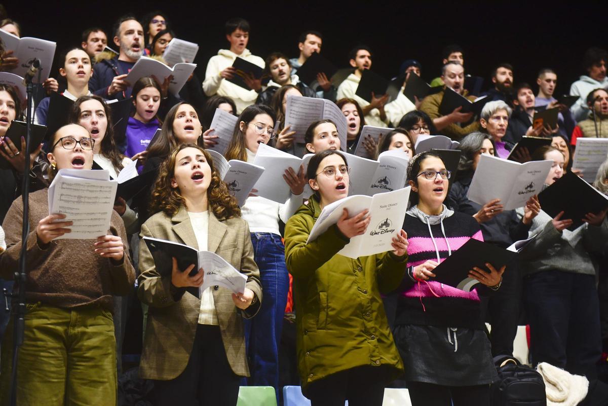 Ensayo del Concierto por la Paz del proyecto educativo Chorus en el Coliseum