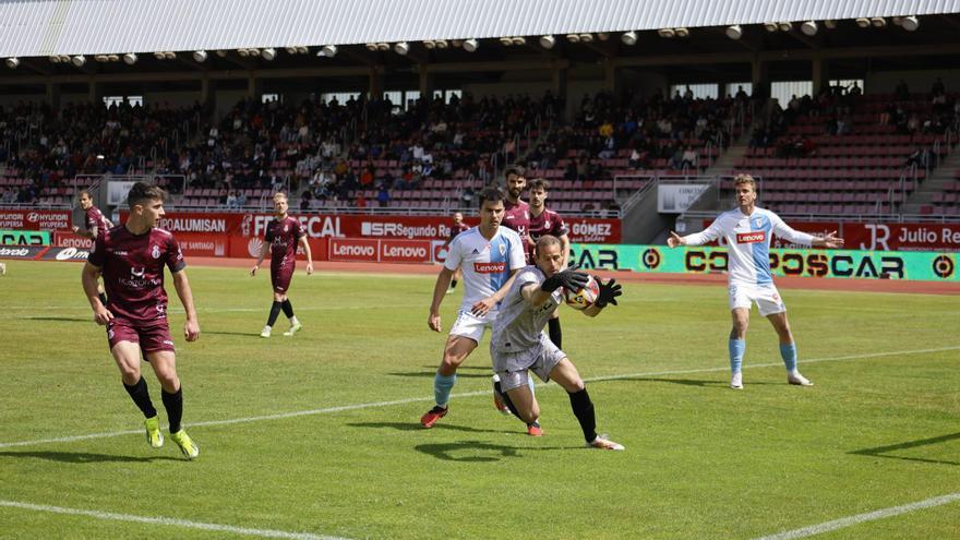 El Compos vence y continúa en la lucha por el ascenso