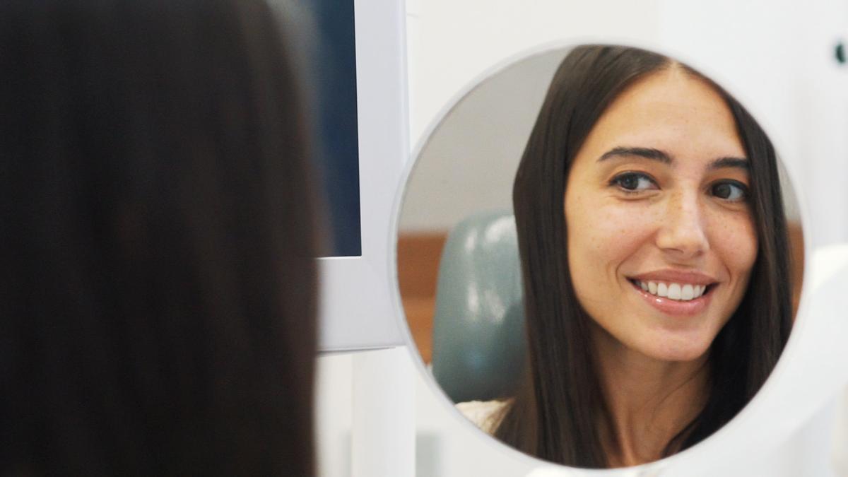 Regala la mejor sonrisa por San Valentín con los tratamientos de la doctora Esther de Bustamante, en Ibiza.