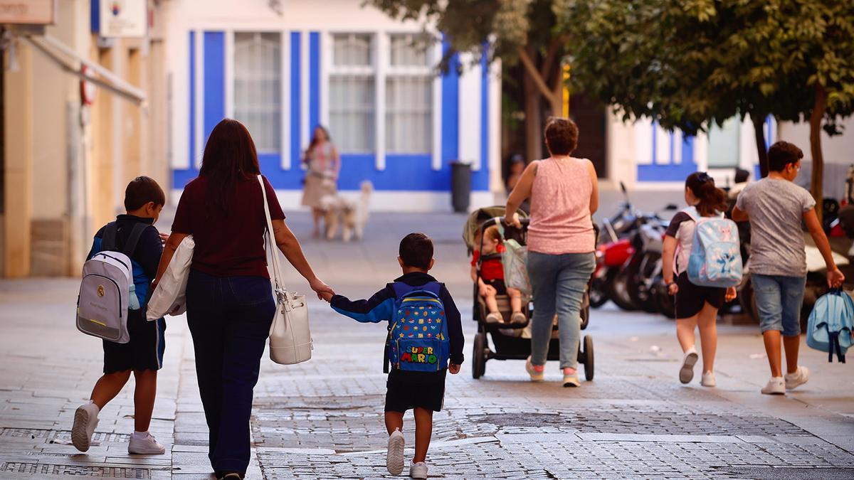 Alumnos de Infantil y Primaria en la vuelta al cole.