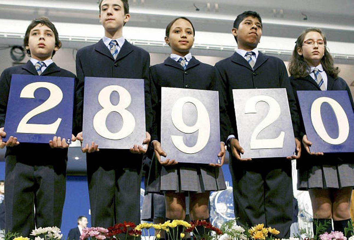 El primer premio de El Niño reparte cien millones de euros en Tarrasa