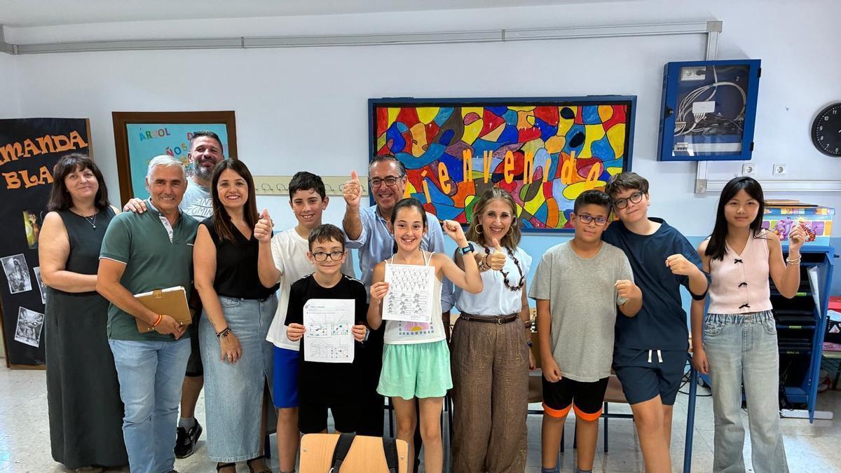 El Programa de Refuerzo Estival de la Junta de Andalucía se imparte este curso en 58 centros de Málaga como el CEIP Jábega, donde fue presentado por el delegado de Desarrollo Educativo, Miguel Briones.