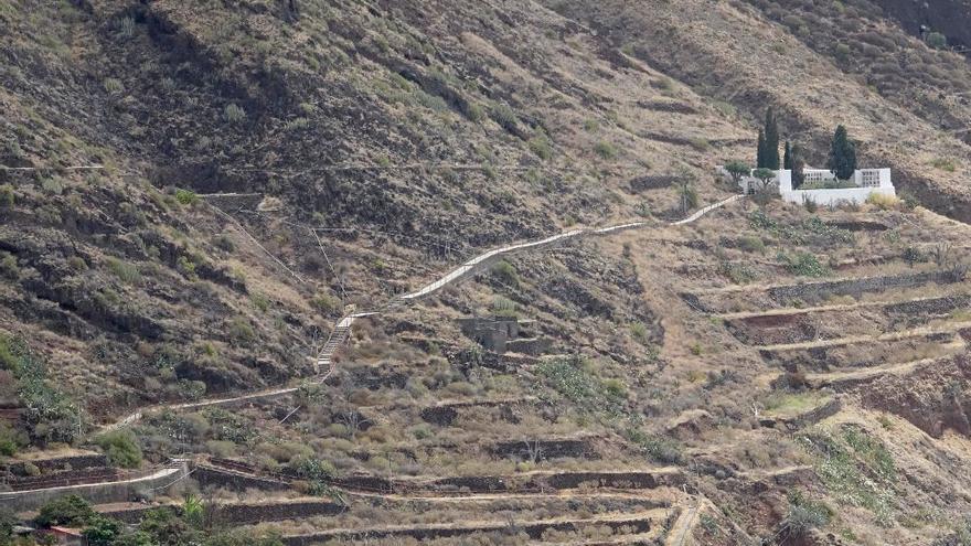 El Plan General de Santa Cruz incorporará la carretera de acceso al cementerio de Igueste