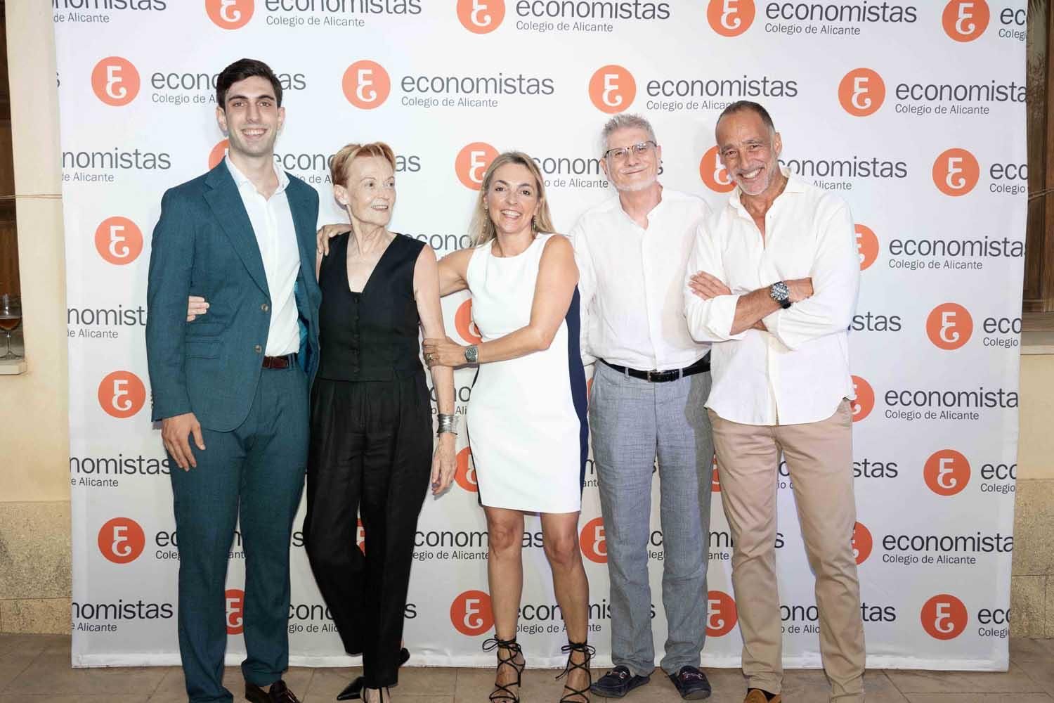 Los Economistas de Alicante celebran su cena anual en honor a su patrón