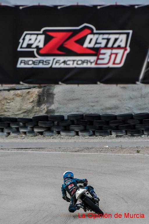 Pedro Acosta y la escuela Pakosta 37 Riders pasan las vacaciones entrenando