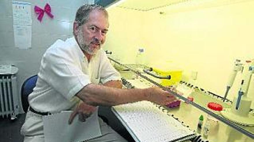 Manuel Segovia,  jefe de Servicio de Microbiología y director de la Unidad Regional de Medicina Tropical del Hospital Universitario Virgen de la Arrixaca.