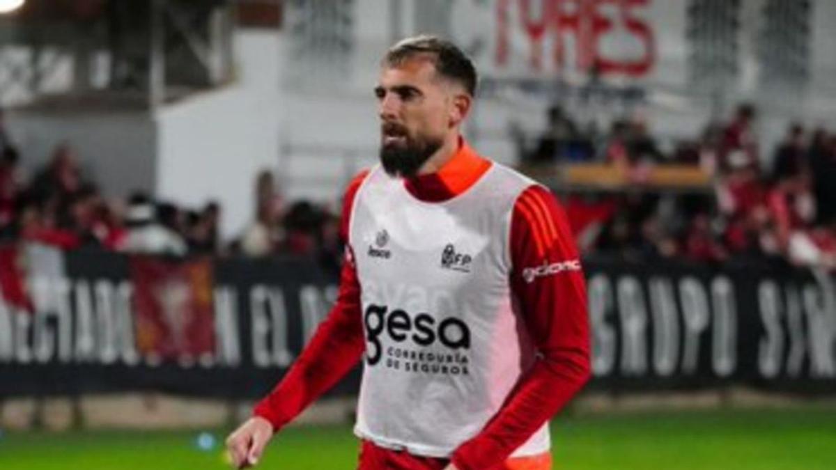 Saveljich en la previa del partido ante el Yeclano. | PRENSA REAL MURCIA