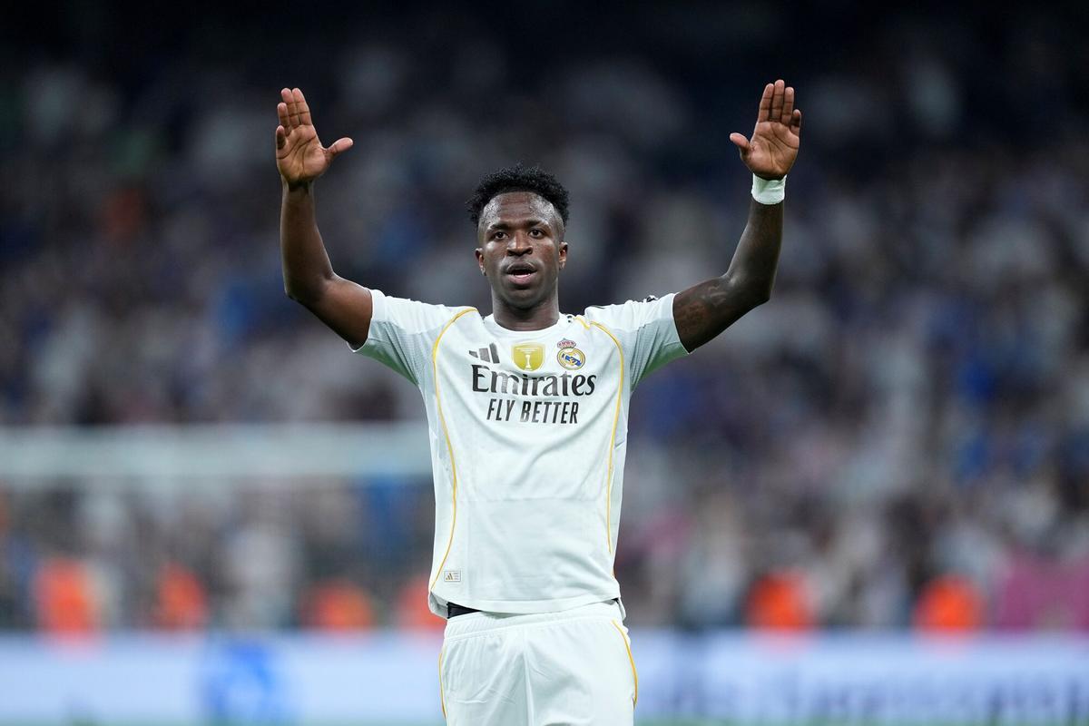 Vinicius quiere un acercamiento con el Madrid por su renovación