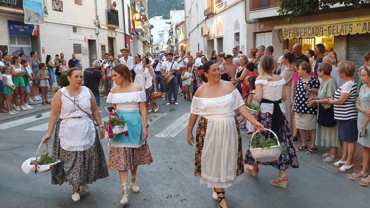 Un momento de la &quot;Entrà de la Murta&quot; de Calp.