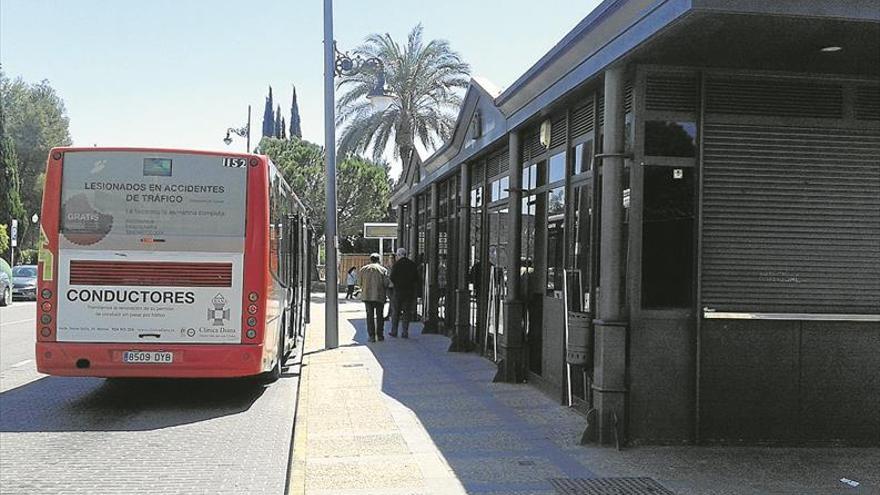 Cinco empresas optan a explotar la cafetería de la parada de autobuses de Mérida