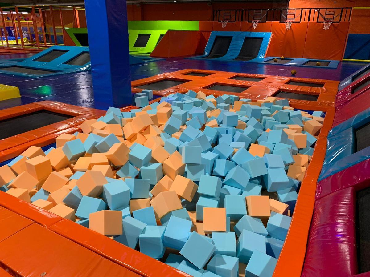 El parque de ocio de Málaga con 3.000 metros cuadrados de tirolinas y camas elásticas: tiene su propio restaurante