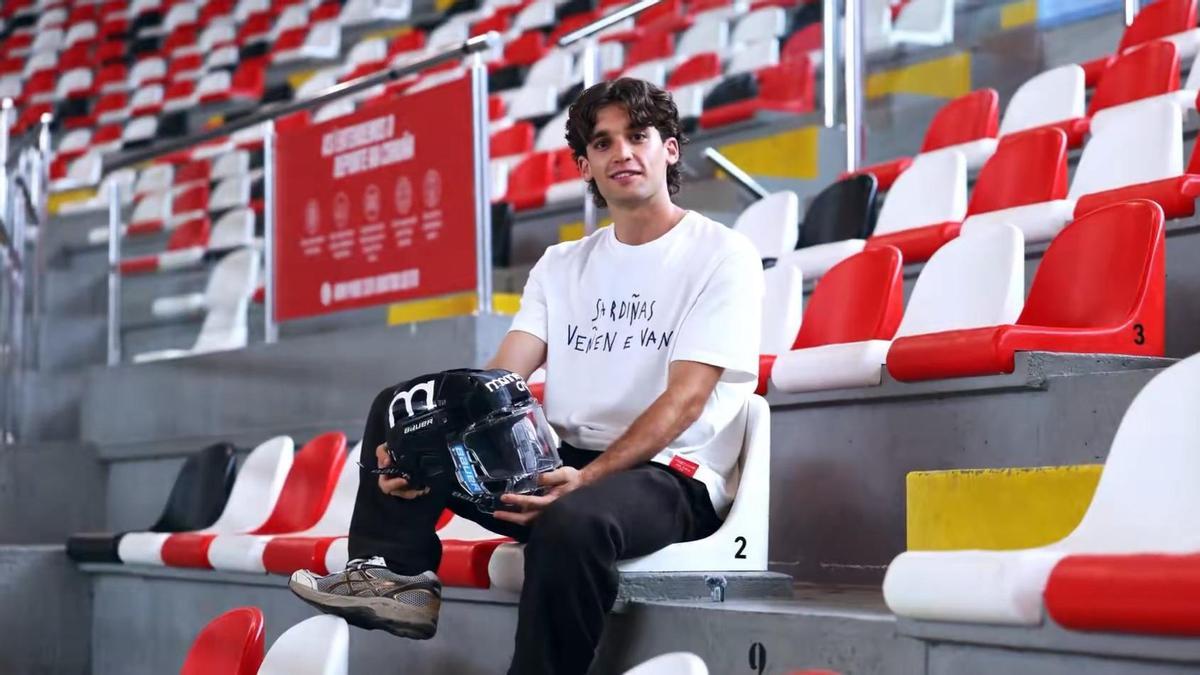 Eloi Martínez, en la grada del Palacio de los Deportes de Riazor.