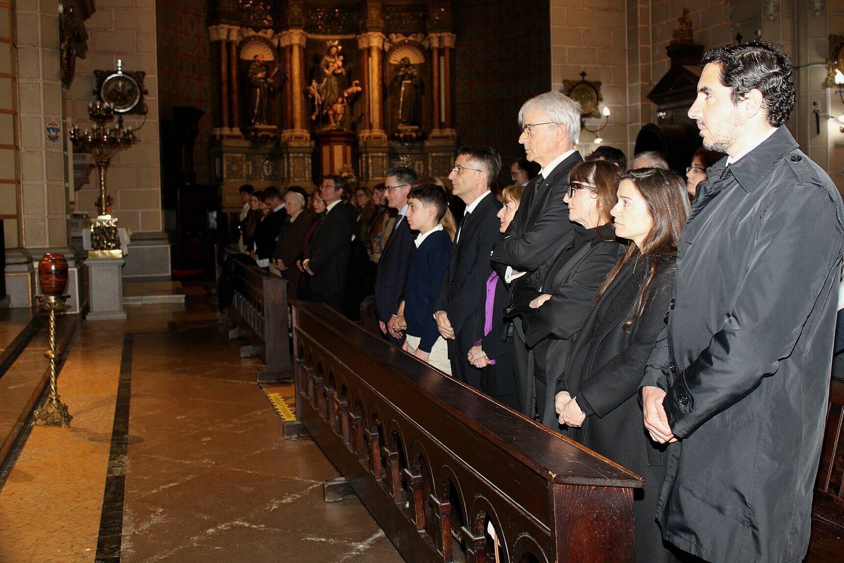 EN IMÁGENES: Multitudinario adiós a César Álvarez de Linera, un ...